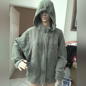 BDG Olive Green Hooded Jacket (WRINKLY MATERIAL) Sz. M Zip Up 4 Pockets Rugged